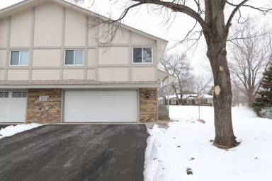 Main picture of 9778 Cavell Cir