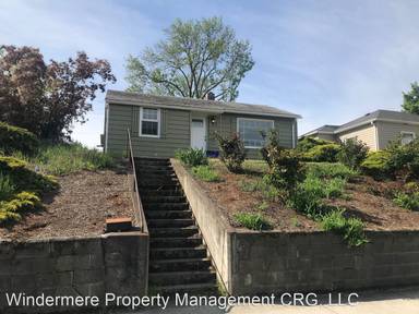 Main picture of 1106 E 10th St