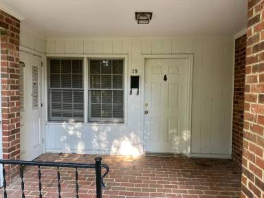 Main picture of 1904 Canterbury Ct