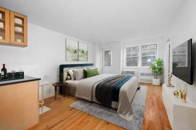 Main picture of 77 W 15th St Apartments