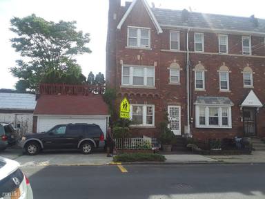 Main picture of 1299 E 37th St