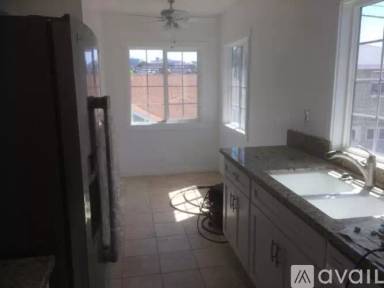 Main picture of 2130 Monterey Blvd
