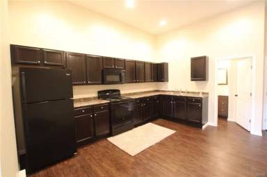 Main picture of 255 State St