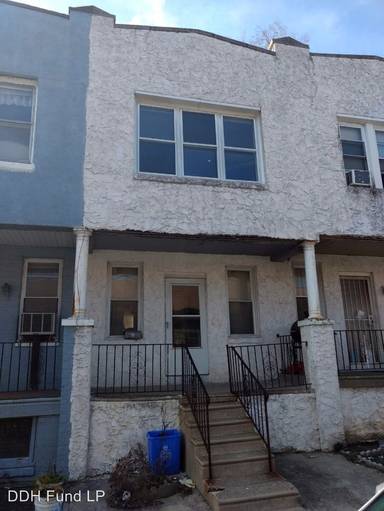 Main picture of 2528 S Holbrook St