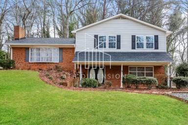 Main picture of 2511 Deercreek Dr