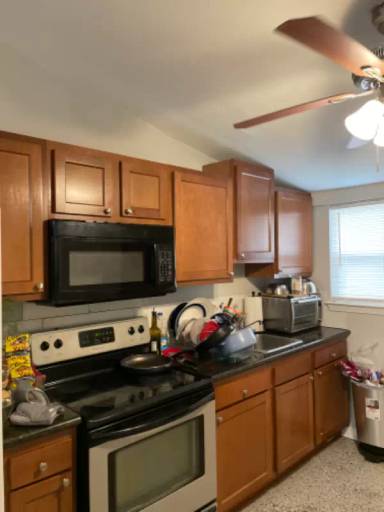 Main picture of 418 1/2 Bellview St