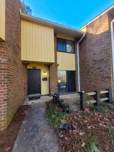 Main picture of 1245 Schaub Dr