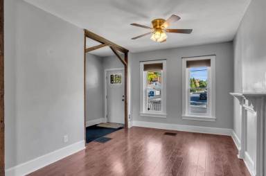 Main picture of 592 W Louther St