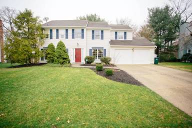Main picture of 71 Kensington Dr