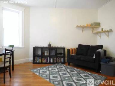 Main picture of 221 Kelton St