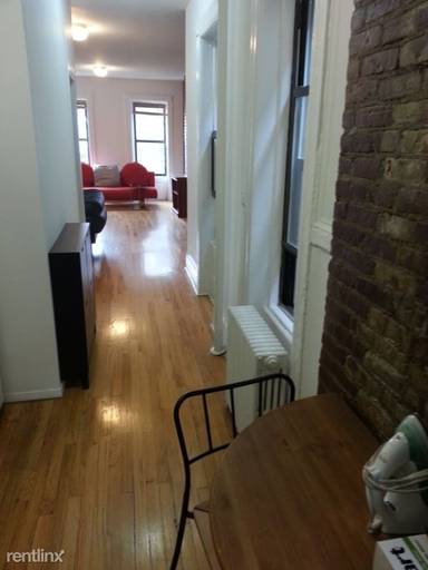 Main picture of 414 W 42nd St