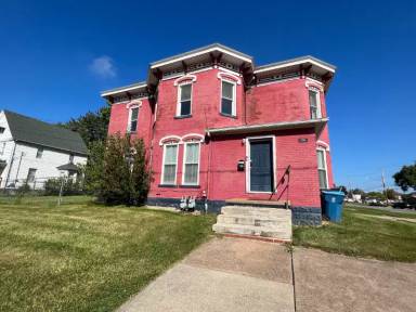 Main picture of 1794 Livingston Ave