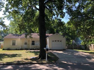 Main picture of 327 Kansas St