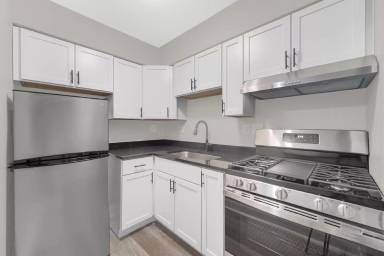 Main picture of 215 East St