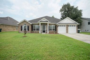 Main picture of 729 English Oak Dr