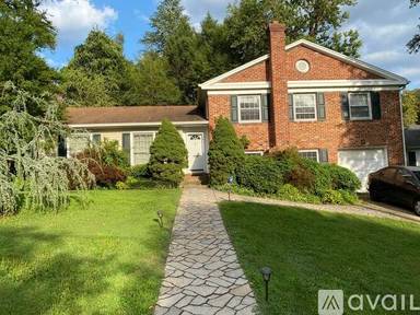 Main picture of 7521 Cayuga Ave