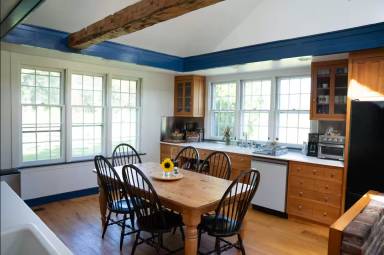 Main picture of 872 Grassy Brook Rd
