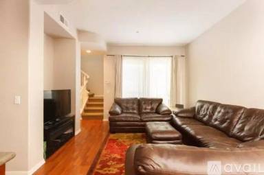 Main picture of 606 Kellogg St