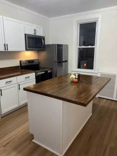 Main picture of 938 Wood St