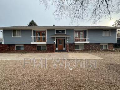 Main picture of 819 E 1st St