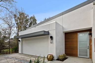 Main picture of 2011 Doris Ave
