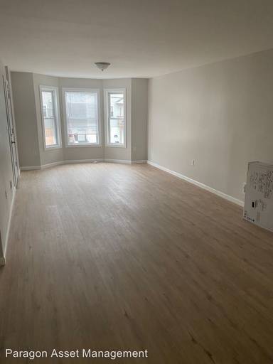 Main picture of 133 Park Ave