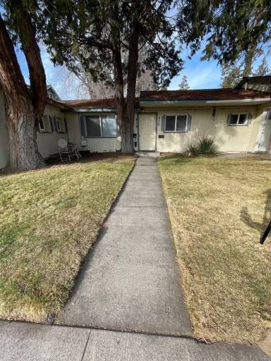 Main picture of 404 NW Newport Ave