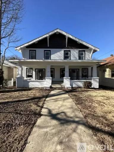 Main picture of 615 S 10th St