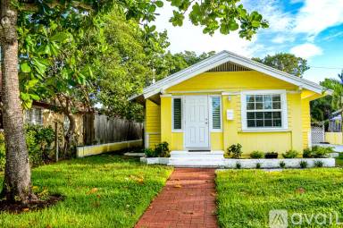 Main picture of 717 New Jersey St