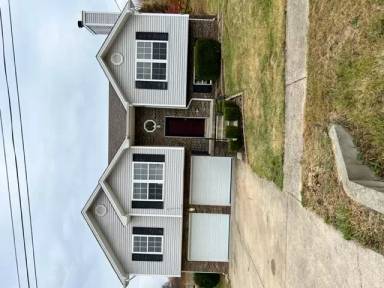 Main picture of 403 Bertha Way