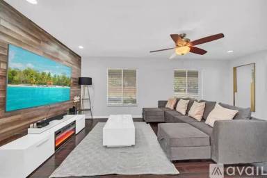 Main picture of 8644 Sandberry Blvd