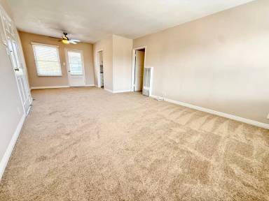 Main picture of 5285 E Anaheim Rd