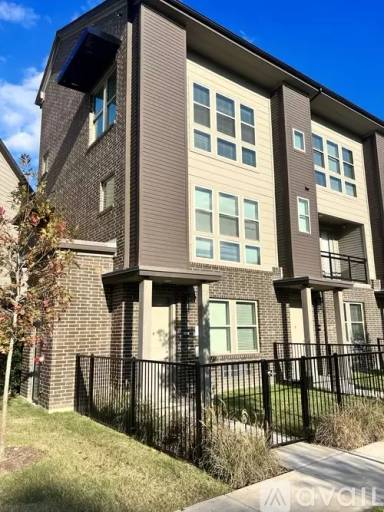 Main picture of Midway Row House