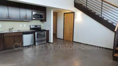 Main picture of 675 N Main St
