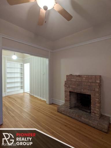 Main picture of 1218 N Dearborn St