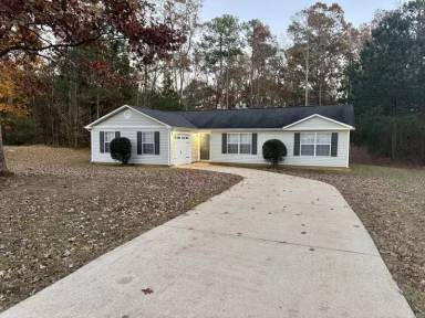 Main picture of 200 Country Meadows Cir