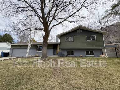 Main picture of 4951 S Naniloa Dr