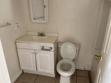 Main picture of 615-619 Vallotton Dr