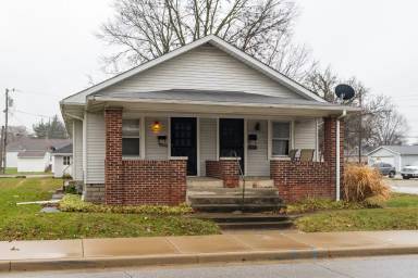 Main picture of 1229 E Hanna Ave