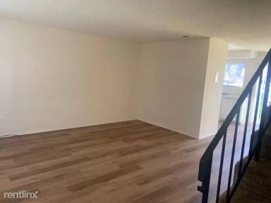 Main picture of 10310 El Camino Real