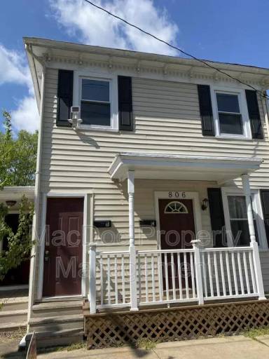 Main picture of 806 Weedon St