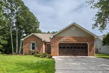Main picture of 3501 Three Oaks Ct