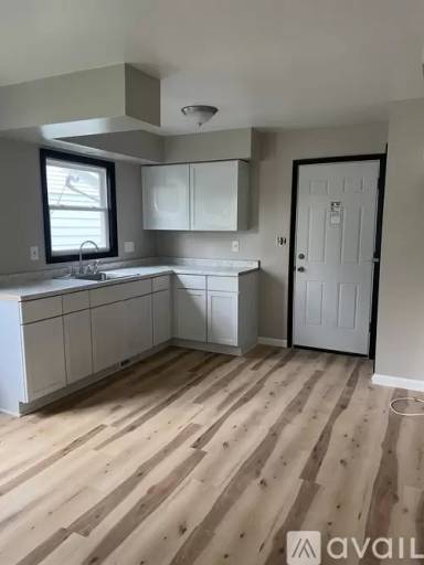Main picture of 1663 Highland Dr