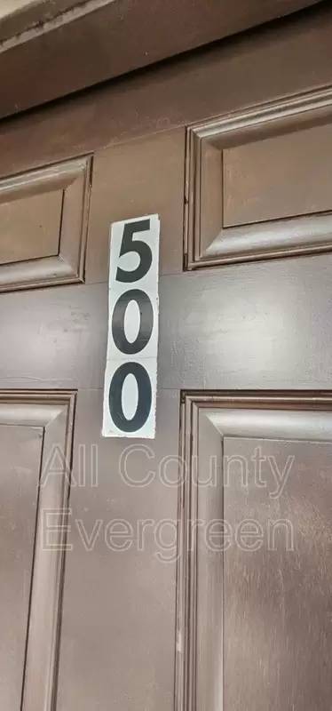 Main picture of 500 1st Ave E
