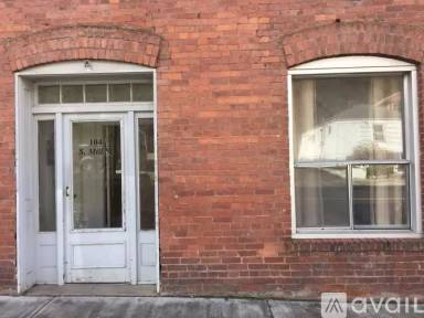 Main picture of 104 S Mill St