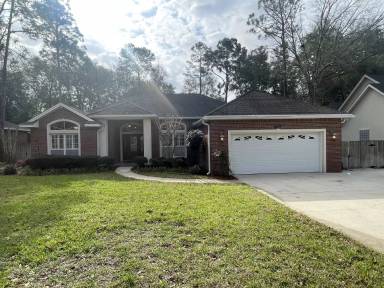 Main picture of 827 Coldwater Creek Cir