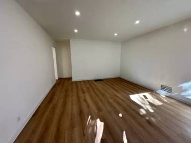 Main picture of 1546 S Beverly Glen Blvd