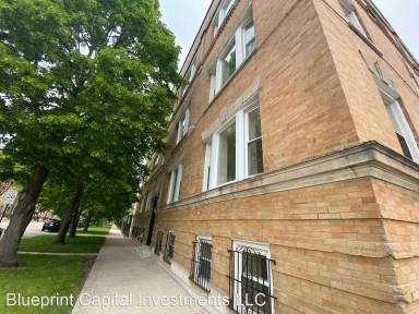 Main picture of 4959 S Wabash Ave