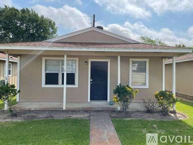 Main picture of 717 Cedar Bayou Rd
