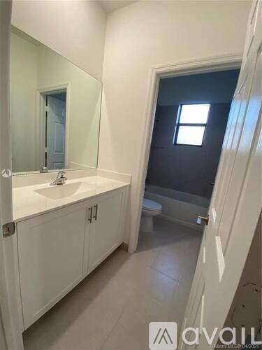 Main picture of 1640 SW 29th St